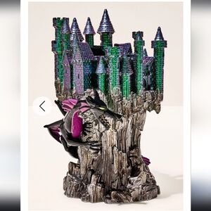 ✨ Rare Disney Villains x BBW candle holder — Maleficent’s castle is pure magic!